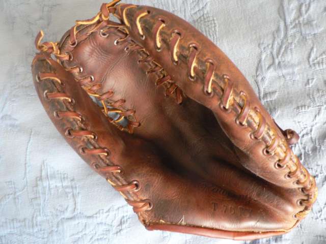 Rawlings T70RY Front